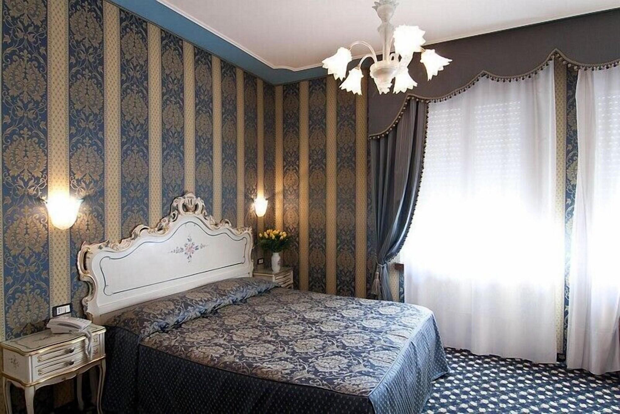 Hotel Belle Arti Венеция Экстерьер фото
